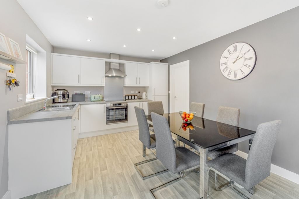 Property photo 3 of 24 18 Low Lane (Holbeach)-14