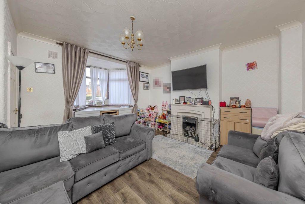 Property photo 3 of 18