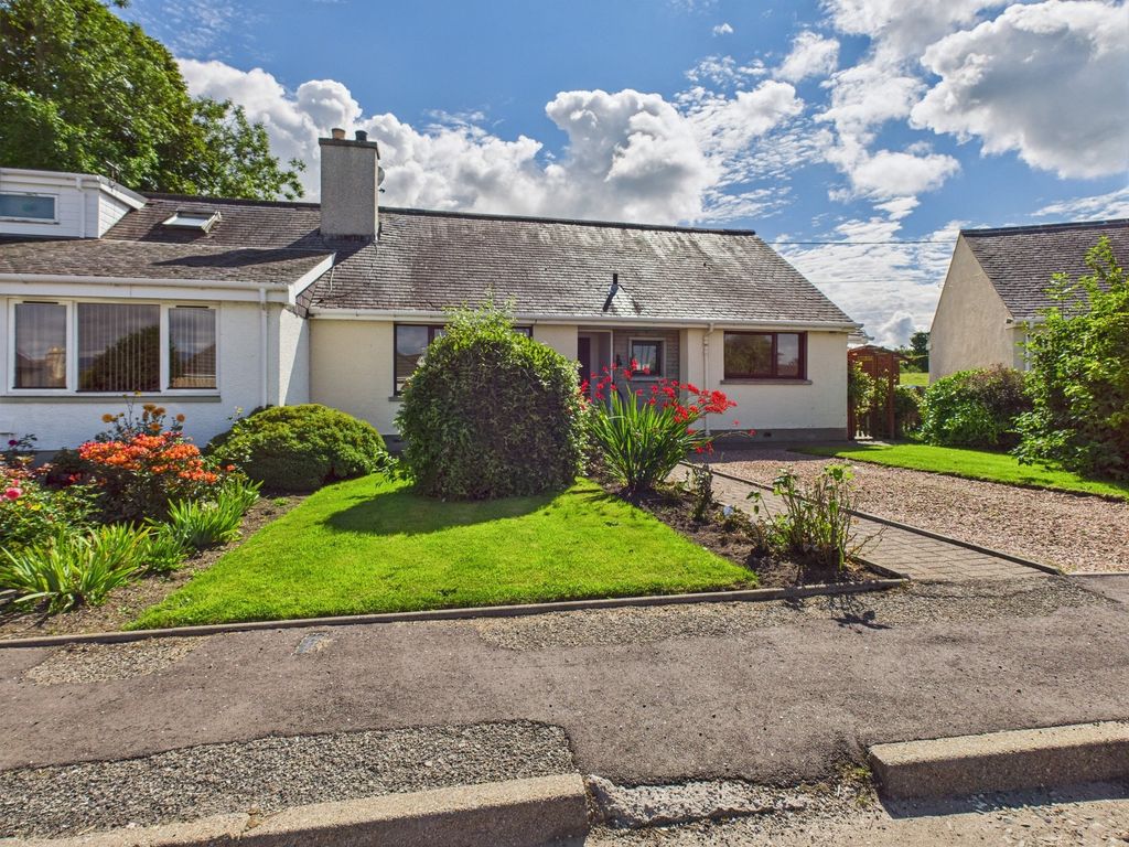 Property photo 3 of 25