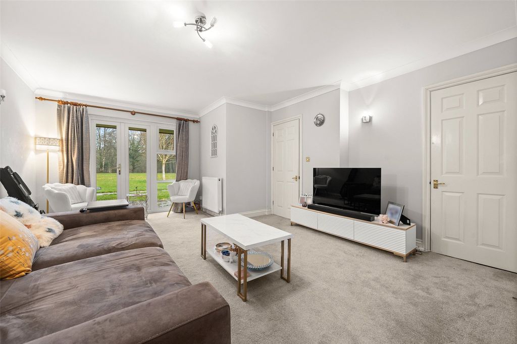 Property photo 3 of 20 Picture No. 02