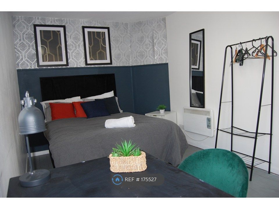 Property photo 3 of 35