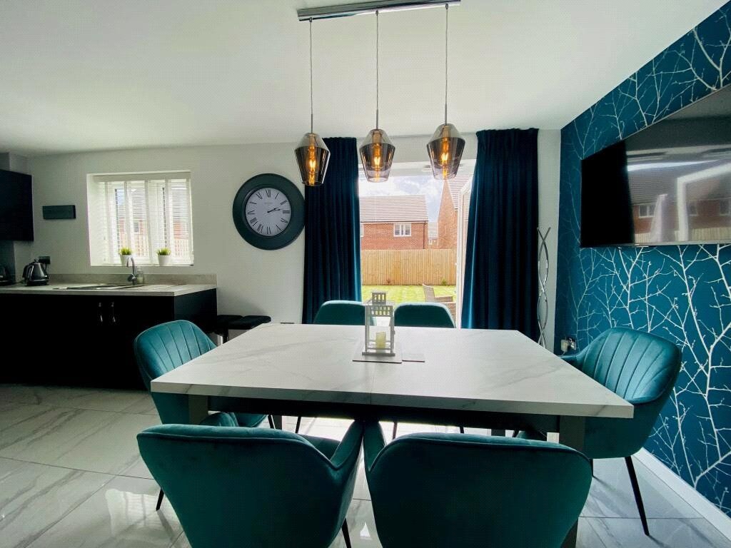 Property photo 3 of 18 Kitchen Diner