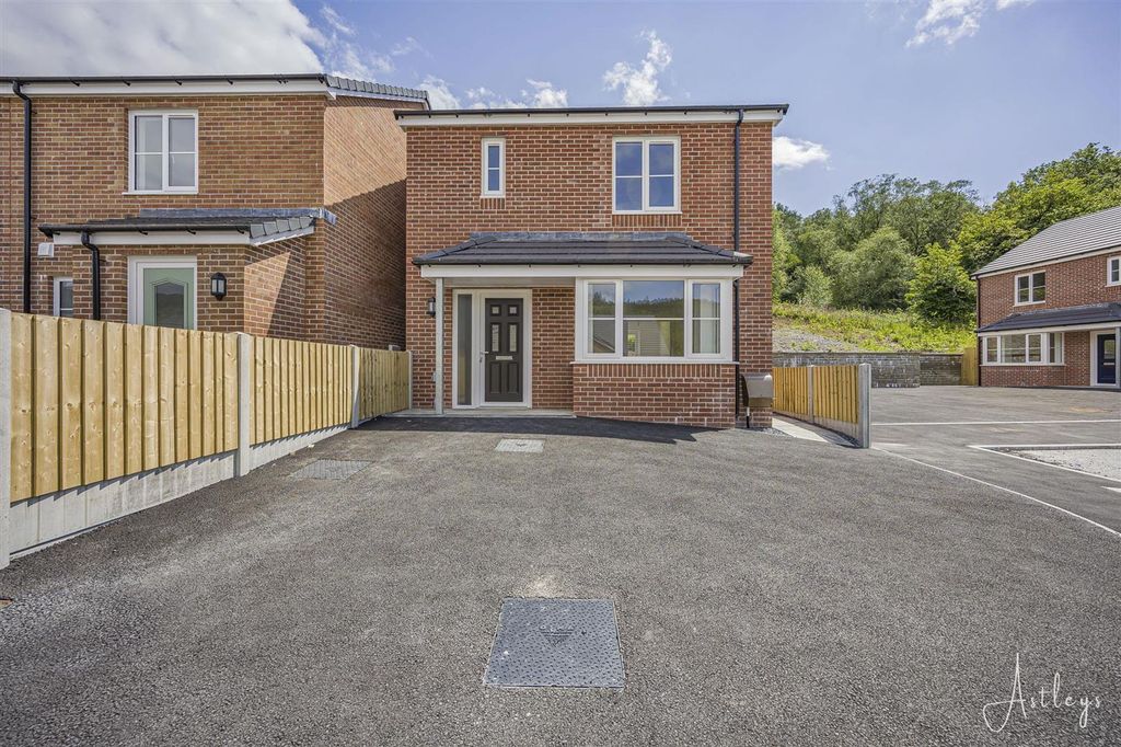 Property photo 3 of 18 Parking To Front