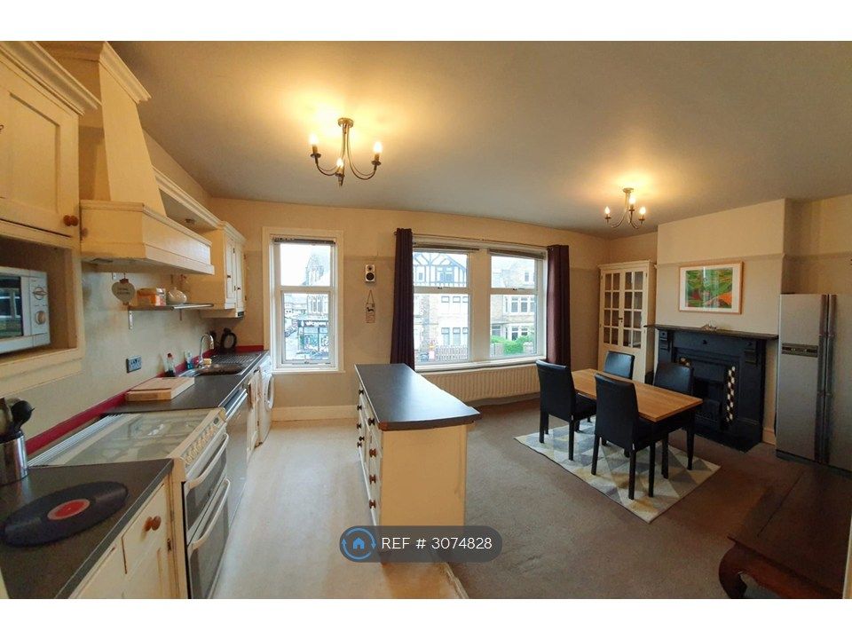 Property photo 1 of 6 Kitchen Dining Area