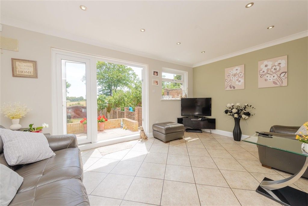 Property photo 2 of 17 Dining Area