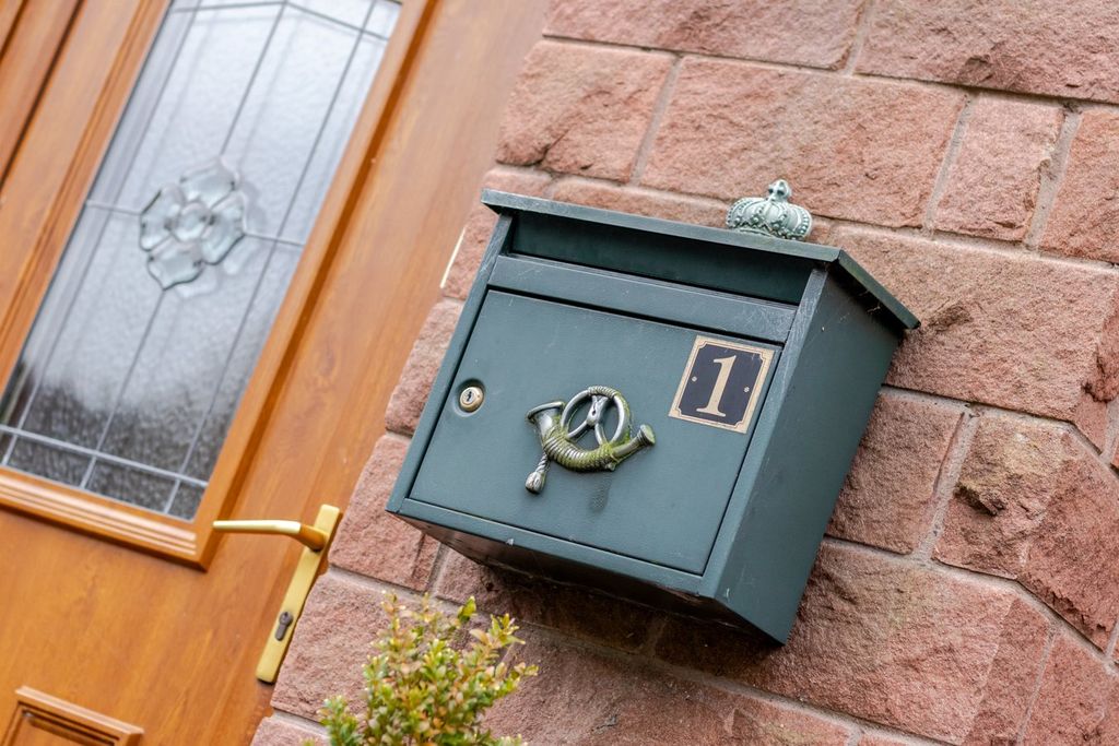 Property photo 2 of 21