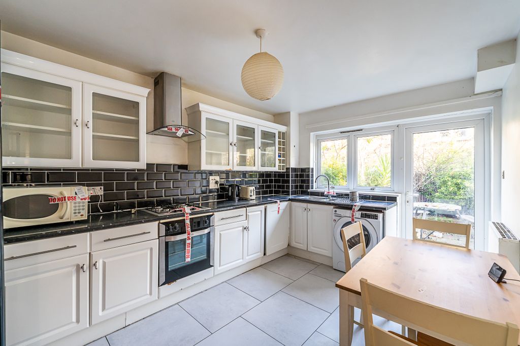 Property photo 3 of 22