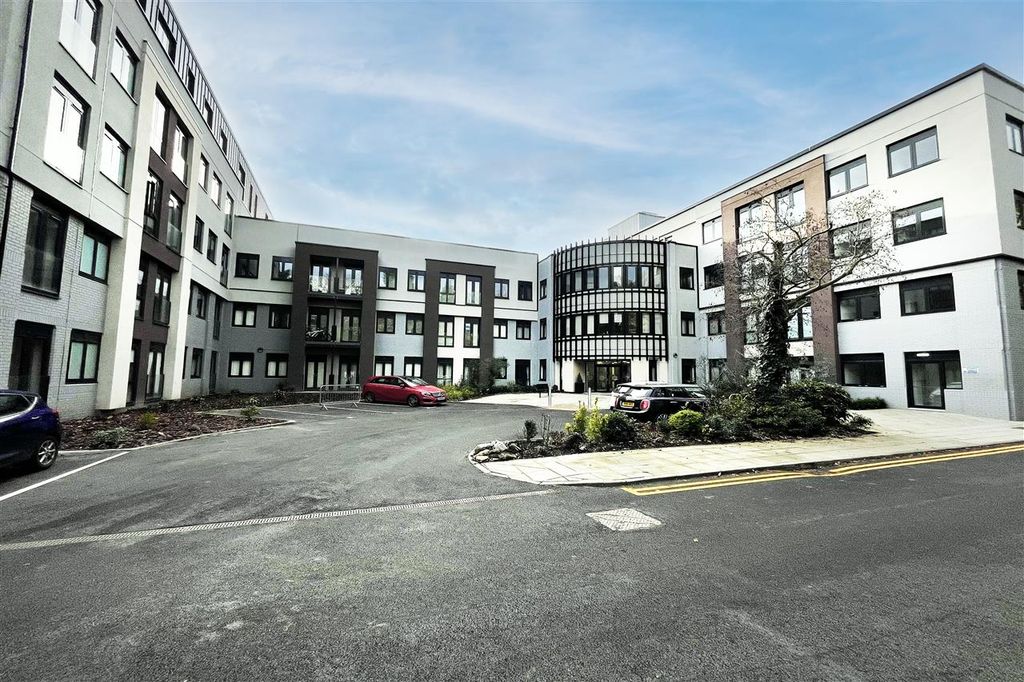 Property photo 3 of 11