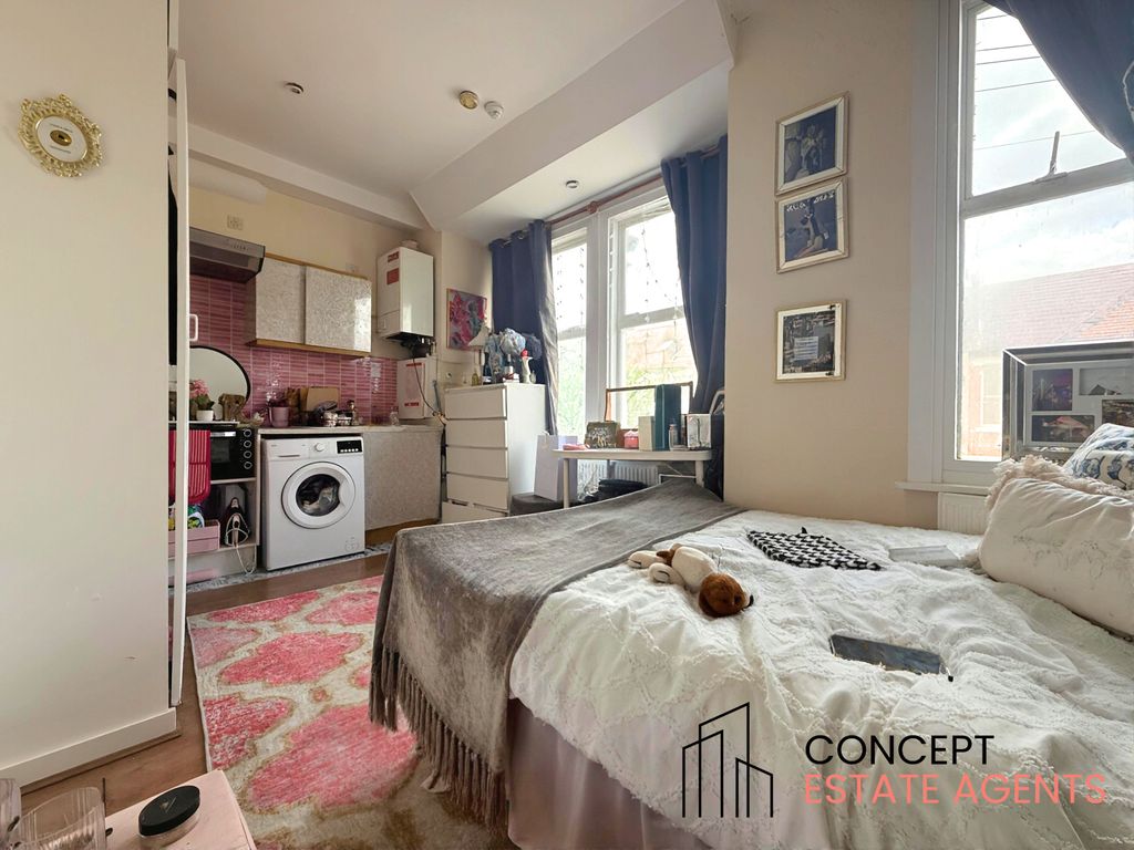 Property photo 1 of 2