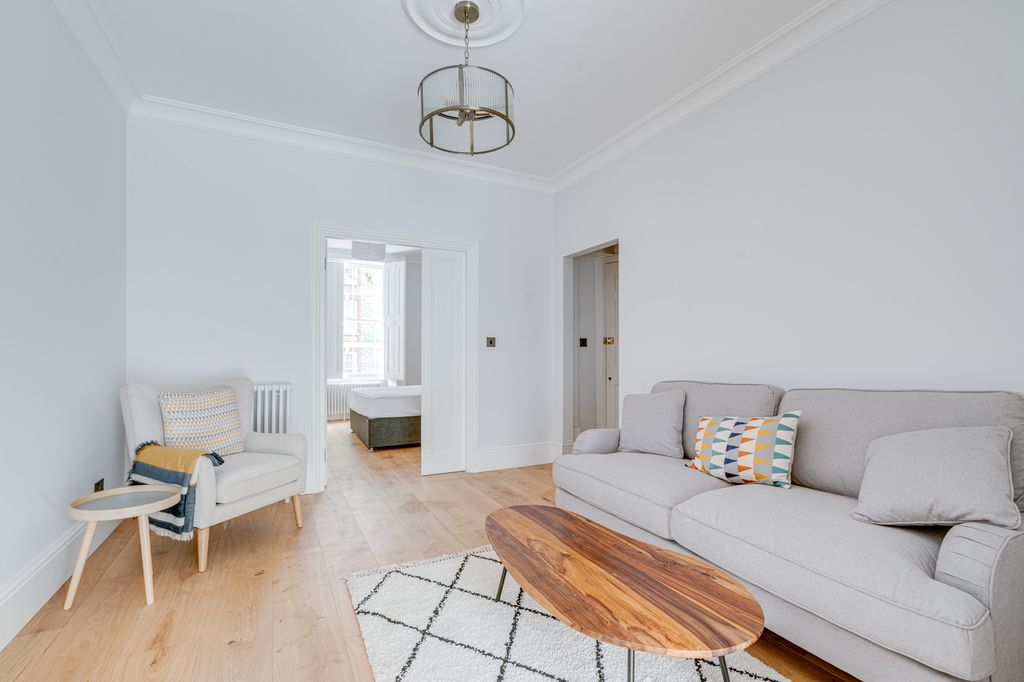 Property photo 2 of 8 Img_39931_5_Original