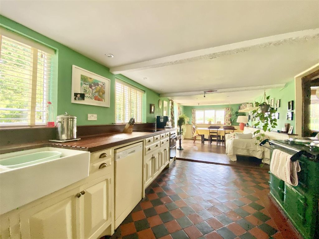 Property photo 3 of 49