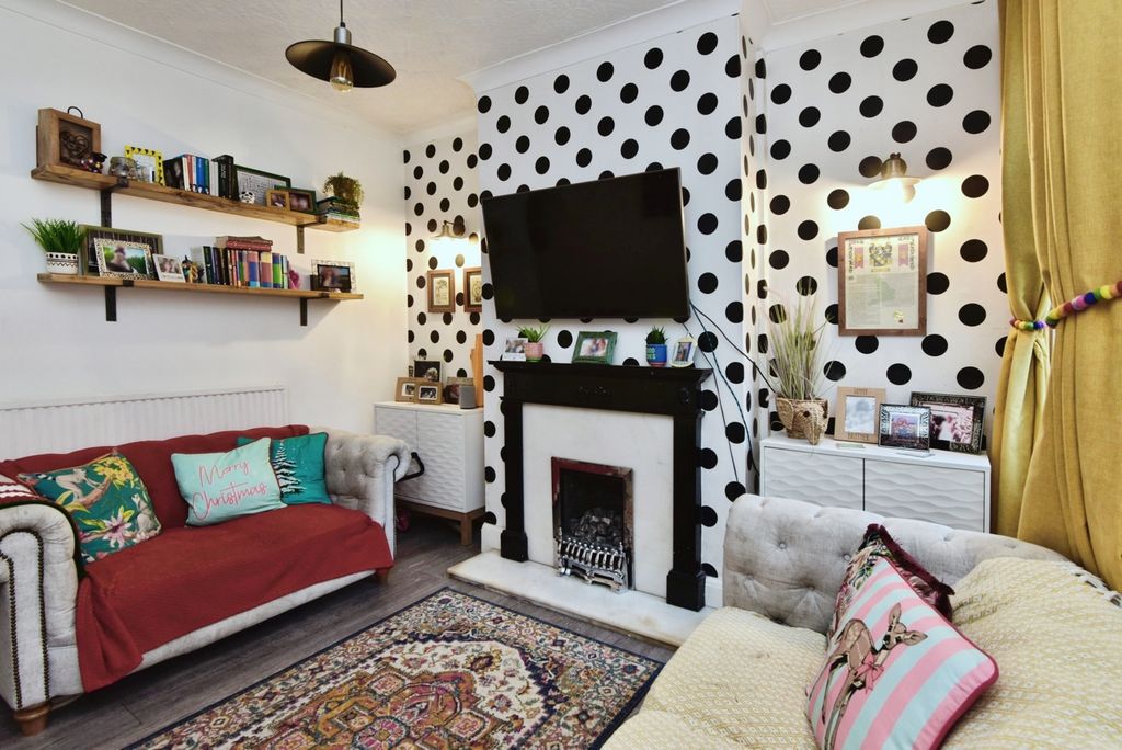 Property photo 3 of 13 Pbox-Img.Jpg