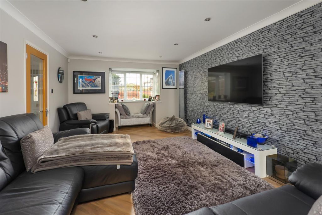 Property photo 3 of 16 Spire Avenue, Whitstable