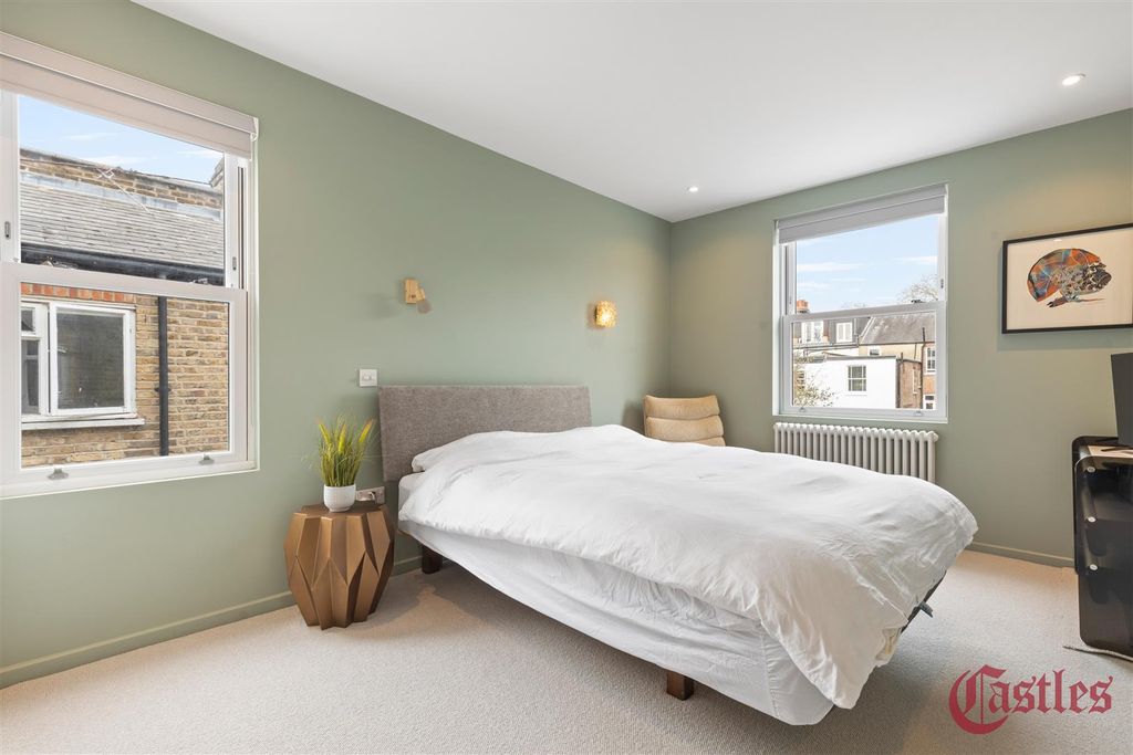 Property photo 3 of 13