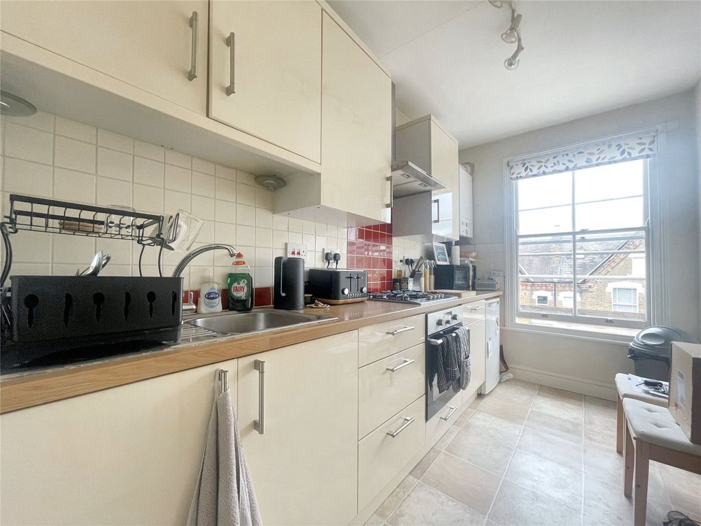 Property photo 3 of 8 Picture No. 21