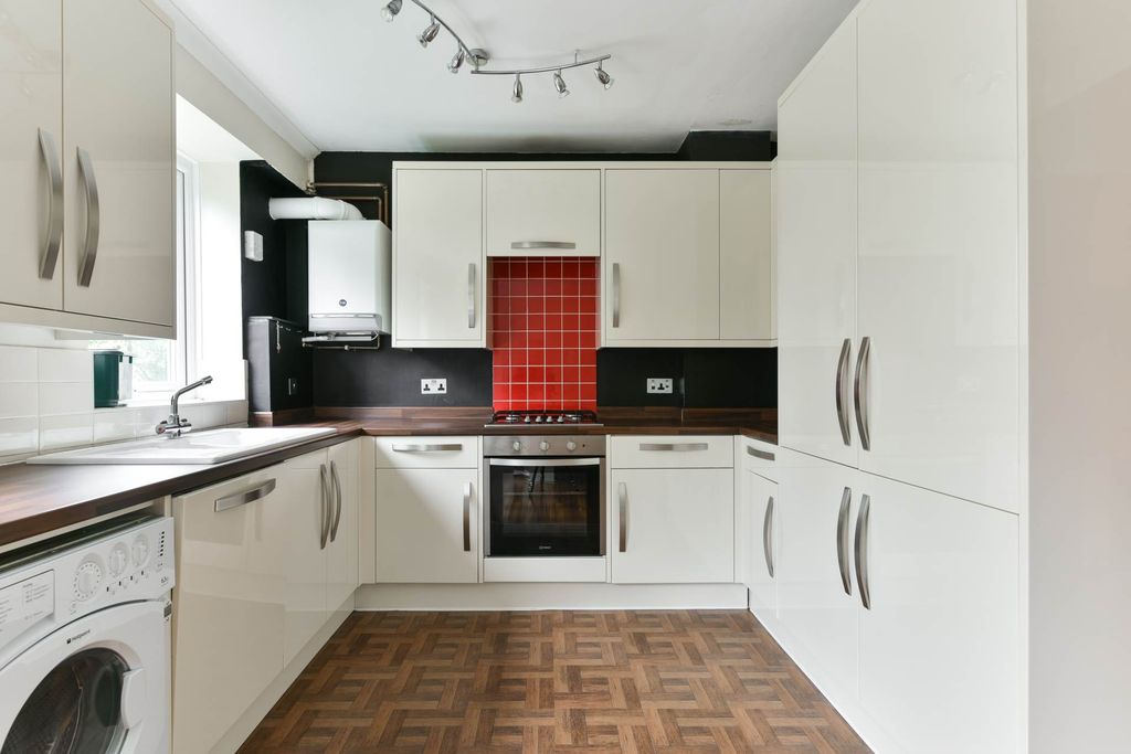 Property photo 3 of 13