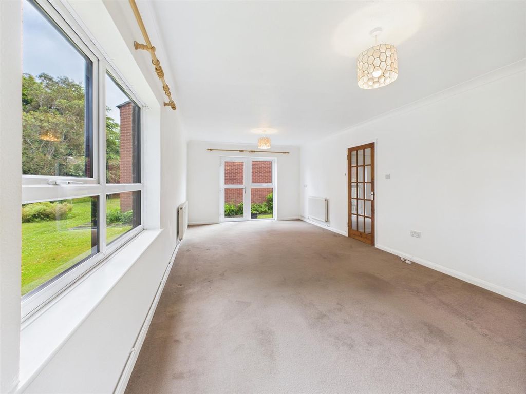 Property photo 3 of 37 Cam04116G0-Pr0205-Still019.Jpg