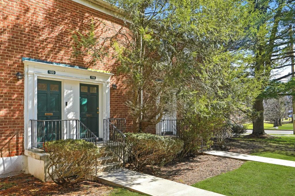 Property photo 1 of 25