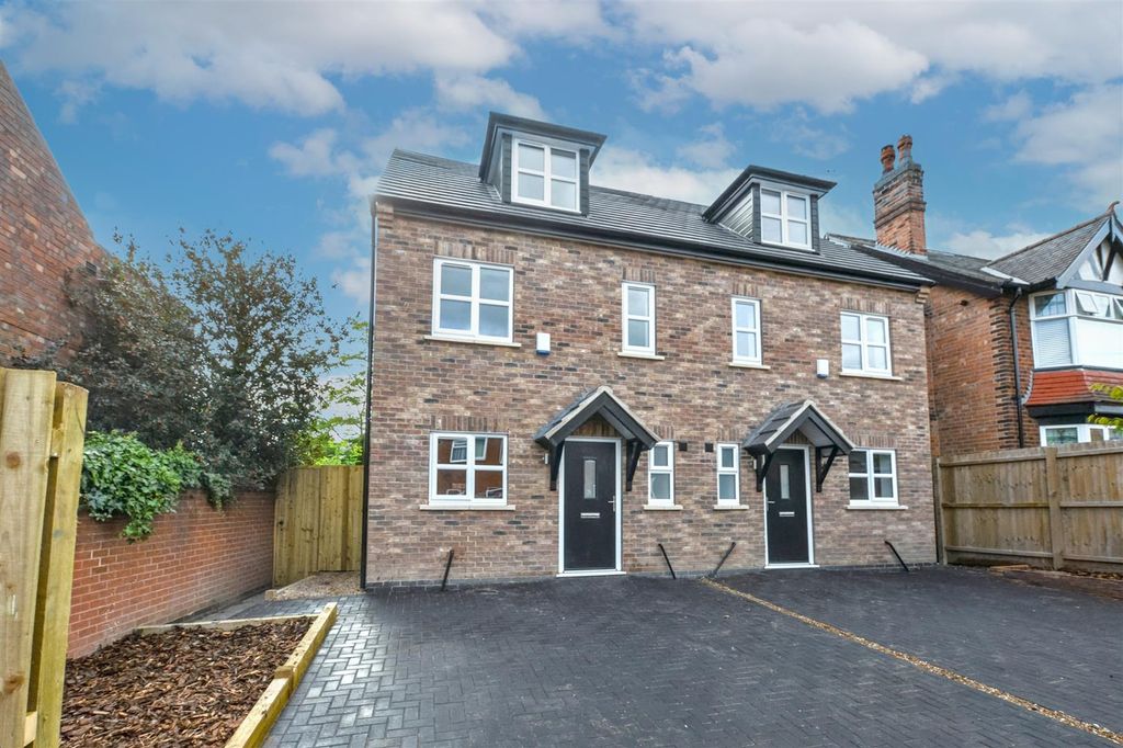 Property photo 1 of 16 Front.Jpeg