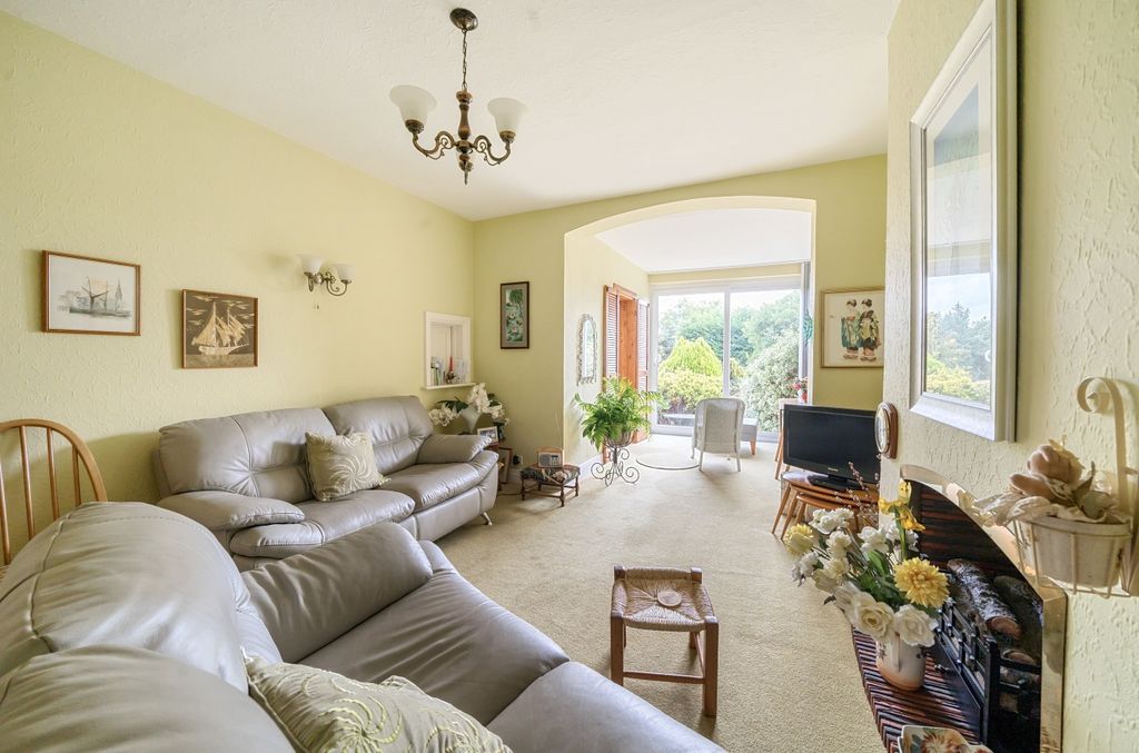 Property photo 3 of 17 Reception