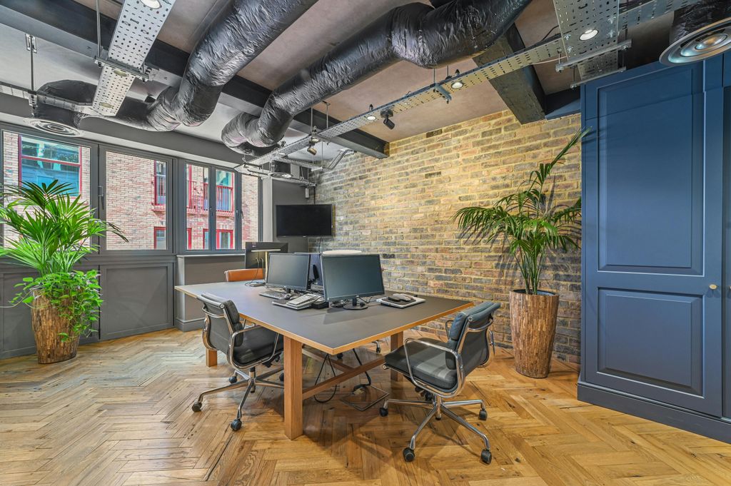 Property photo 3 of 15 MD-Bericote-8Tottenhammews-17.Jpg