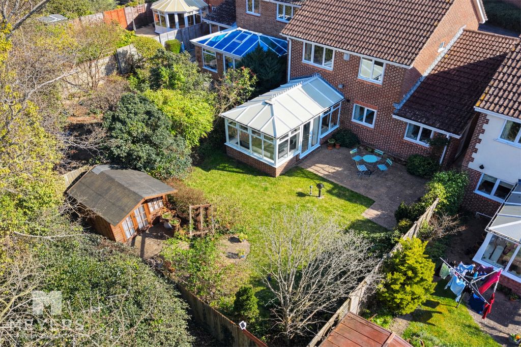 Property photo 2 of 22