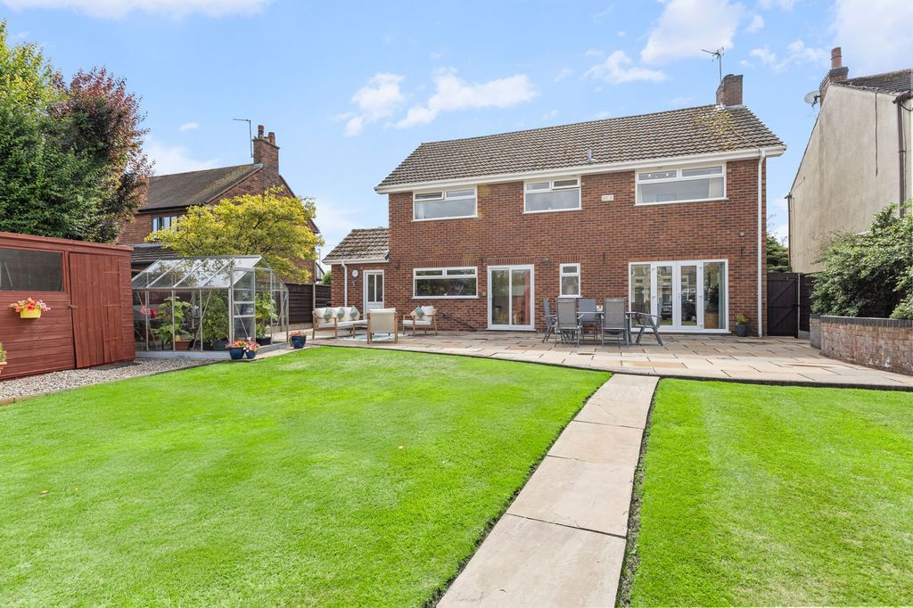 Property photo 2 of 36