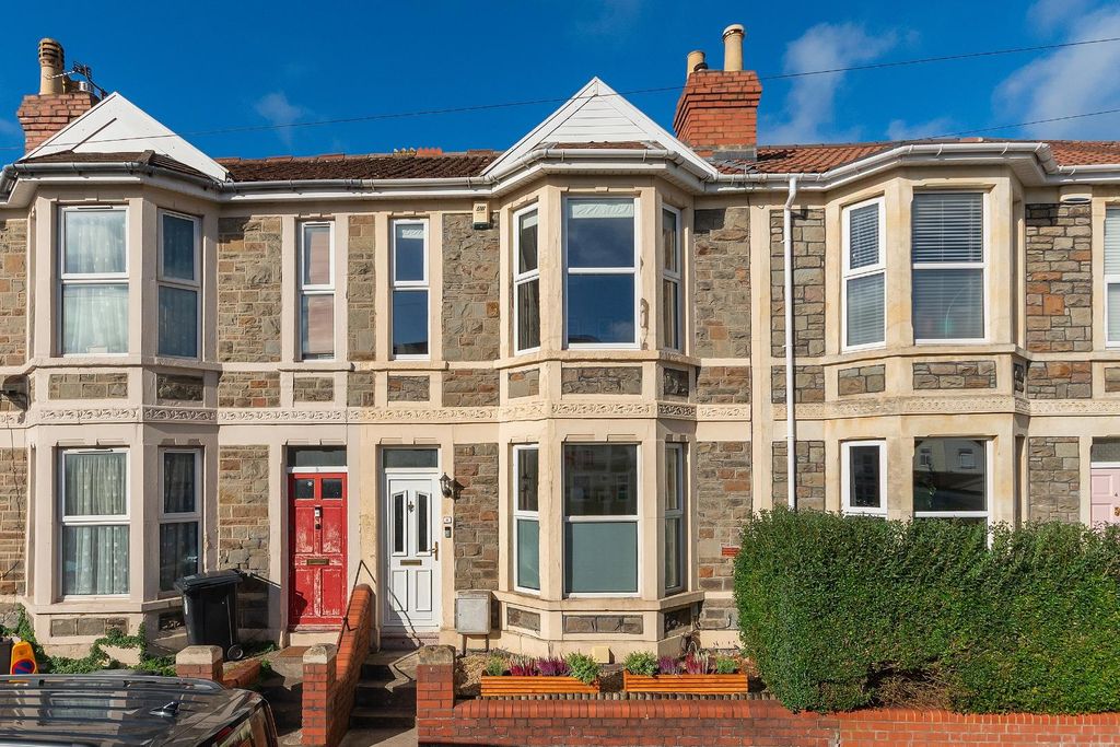 Property photo 2 of 32 0G6Pabn - External B.Jpg