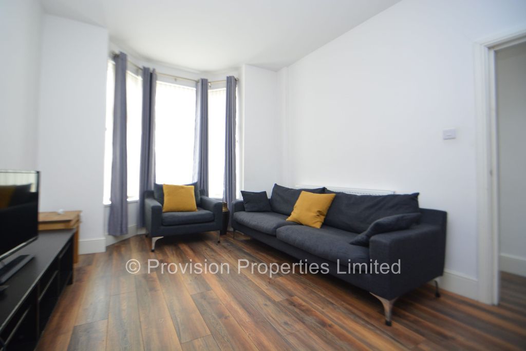 Property photo 3 of 18 Photo