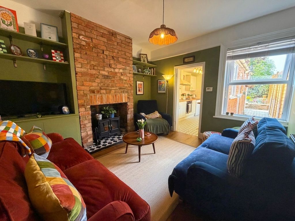 Property photo 3 of 11 Lounge