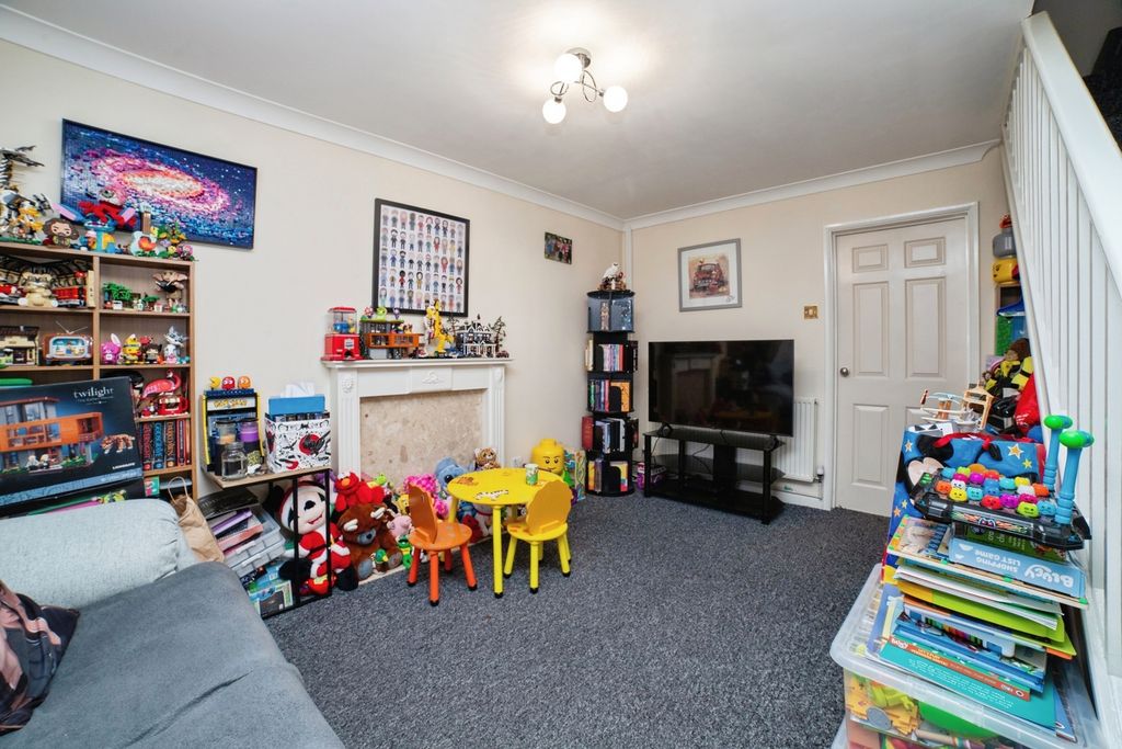 Property photo 3 of 14 Lounge