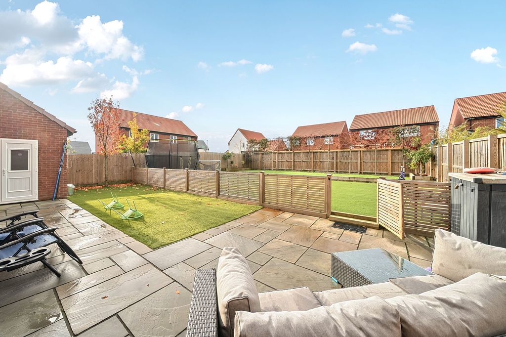 Property photo 3 of 24