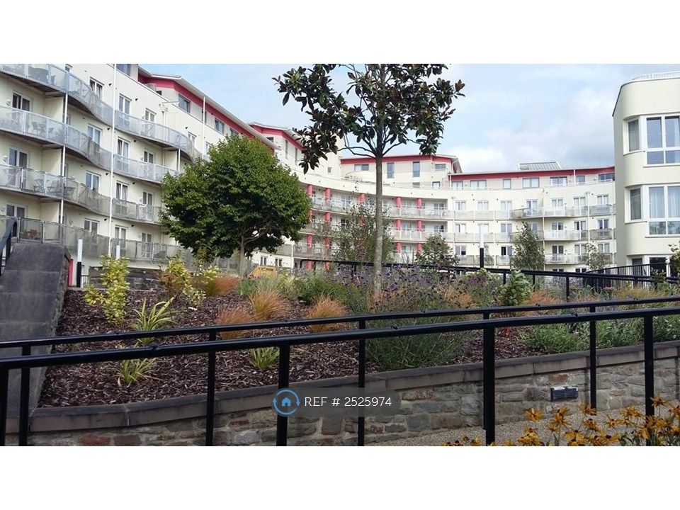 Property photo 2 of 19 The Crescent