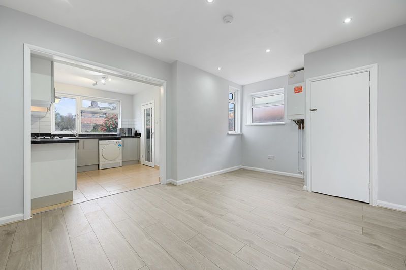 Property photo 3 of 10 Photo 5