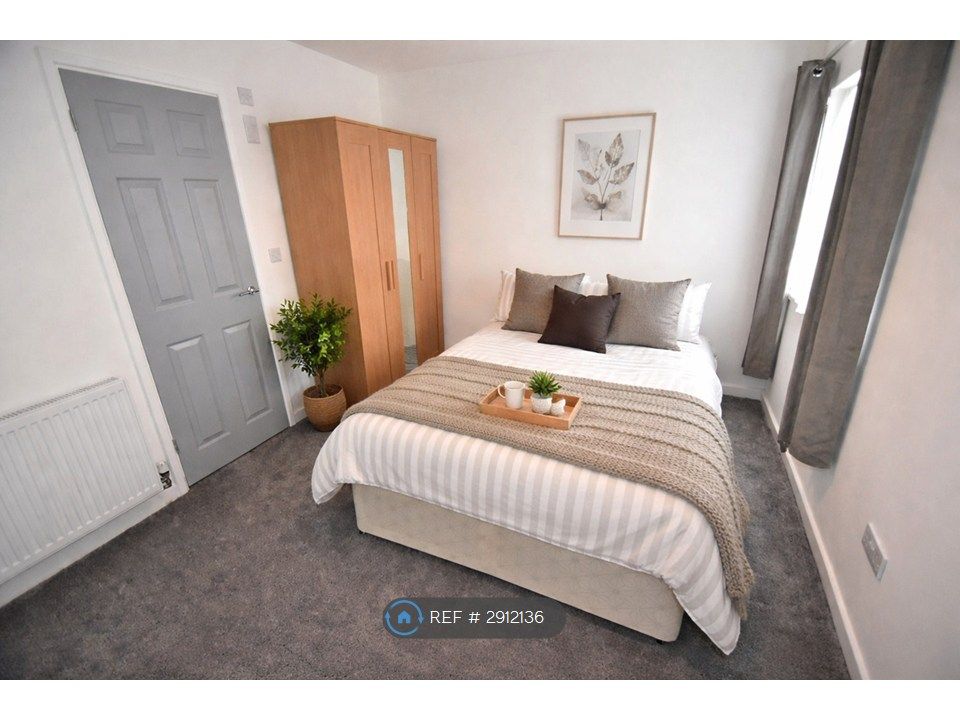Property photo 2 of 7 Room 3
