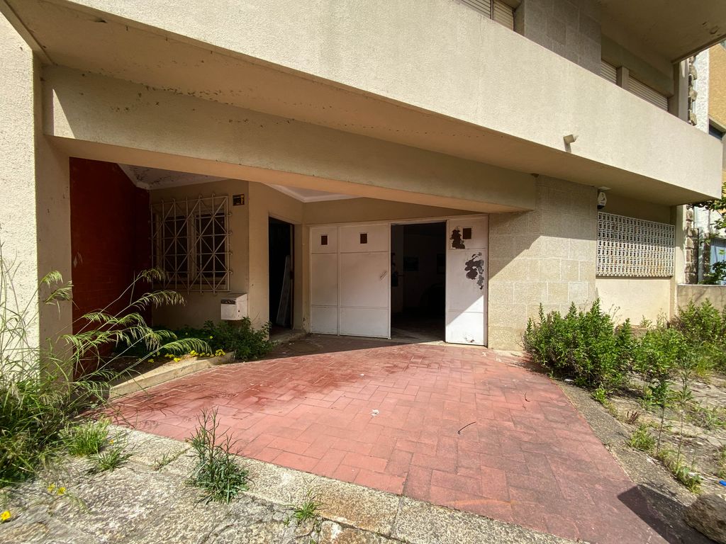 Property photo 2 of 42