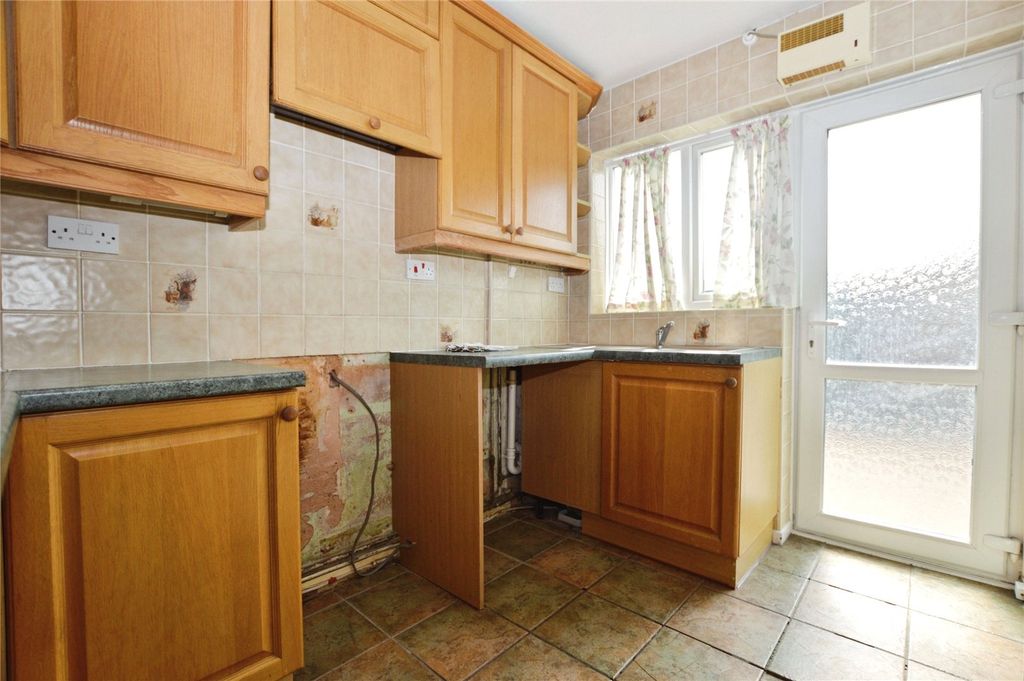 Property photo 2 of 15 Kitchen