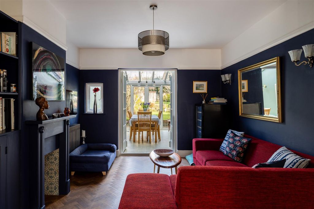 Property photo 3 of 27