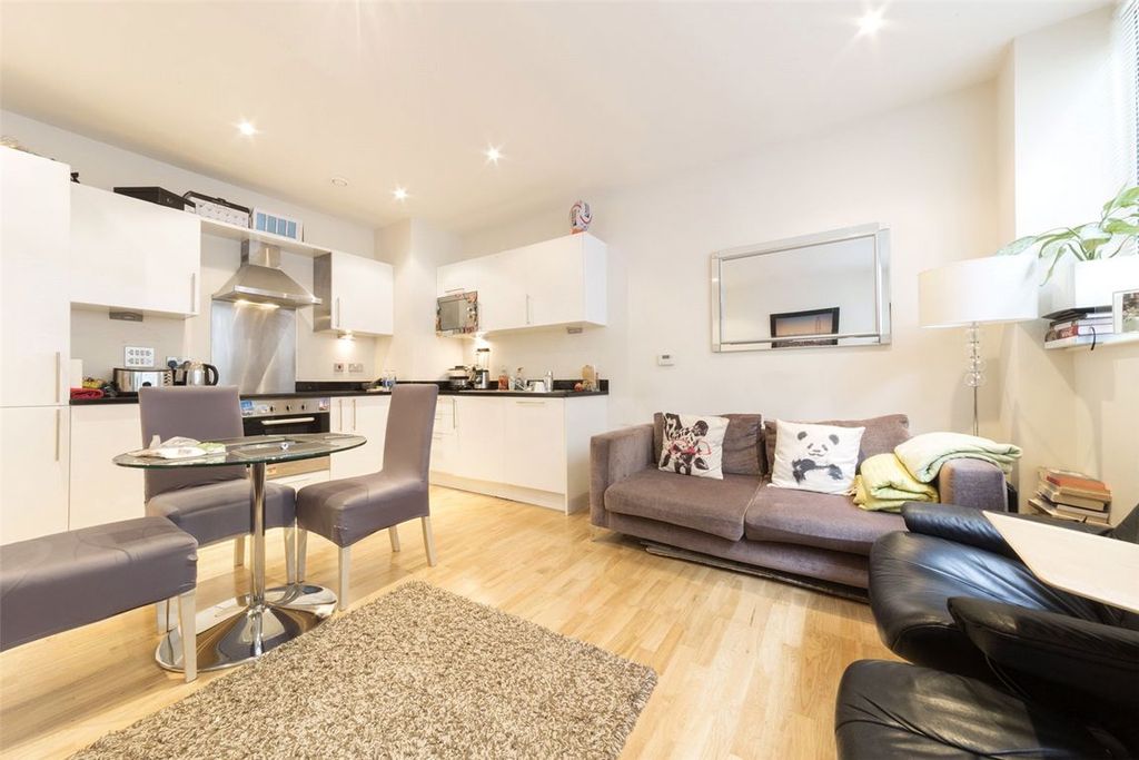 Property photo 2 of 12
