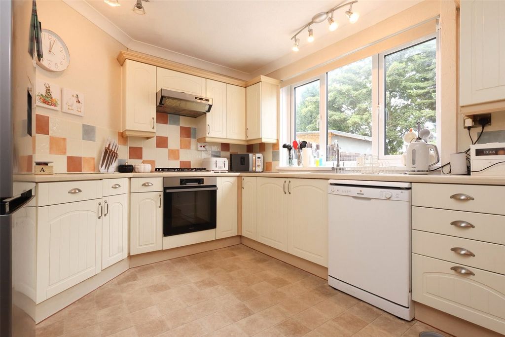 Property photo 3 of 22 Picture No. 13