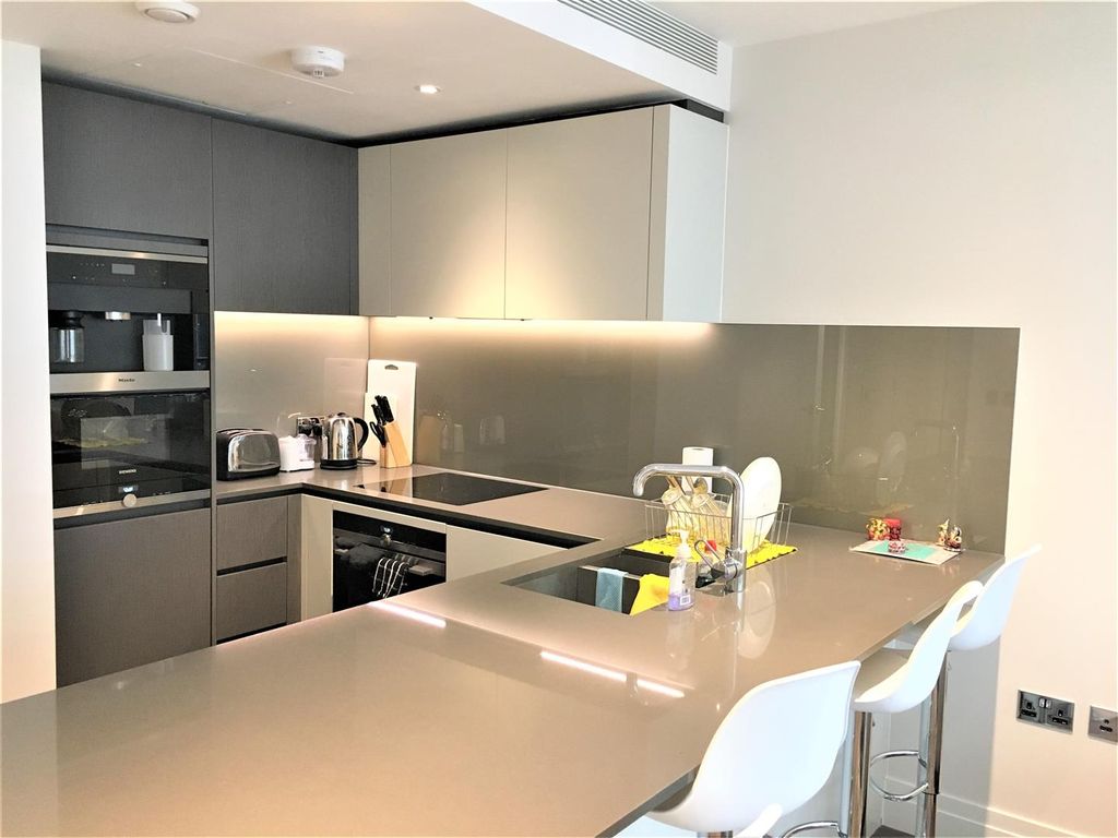 Property photo 3 of 20 Kitchen