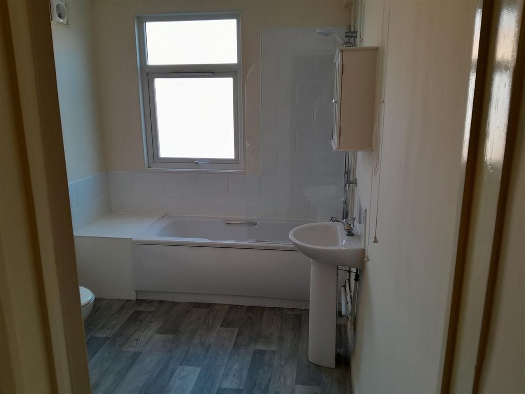 Property photo 2 of 10 16.Jpg