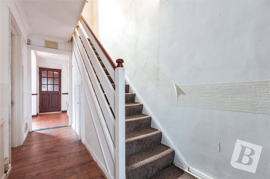 Property photo 2 of 13 Entrance Hall