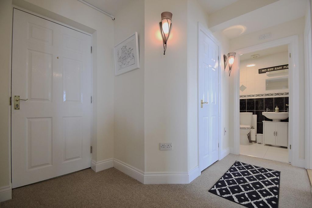 Additional image 11 of 2 bed flat to rentEsplanade, Sandown PO36