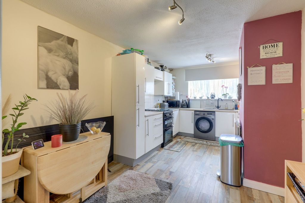 Property photo 3 of 16