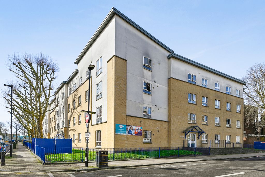 Property photo 2 of 10 Quiet, Residential Area With No Noise Pollution