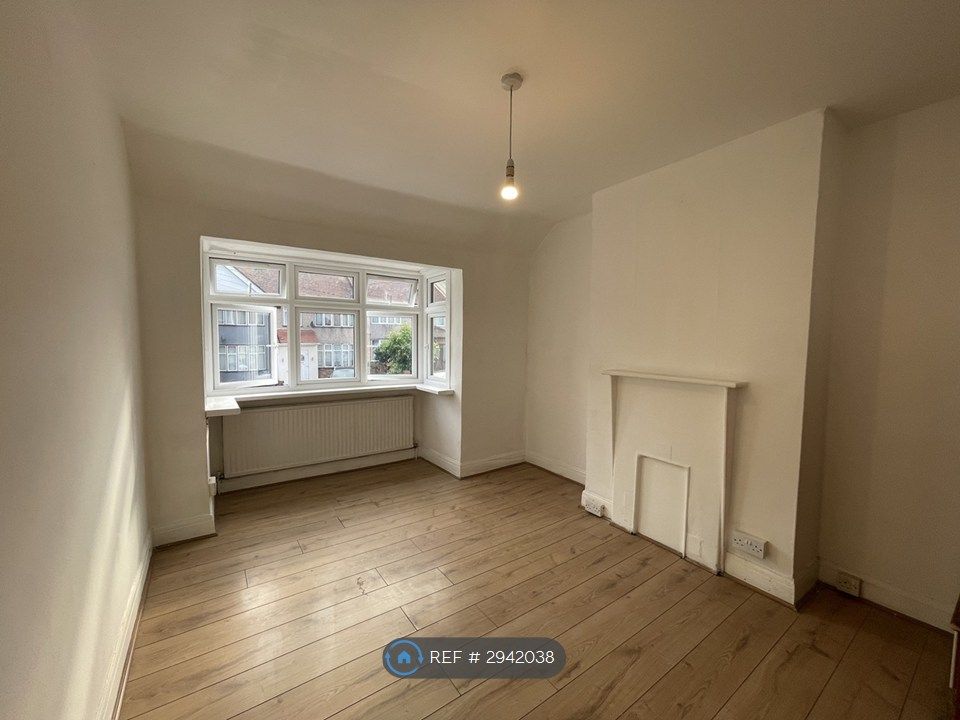 Property photo 2 of 14 Upstairs Bedrrom