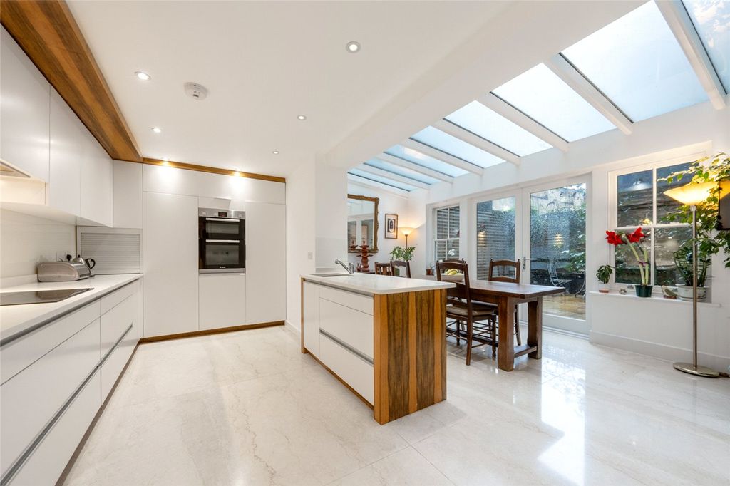 Property photo 1 of 19 Picture No. 05