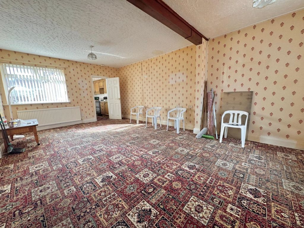 Property photo 2 of 12 2Cacc795-4789-4c15-A7c4-9B3Cfe49Ef29