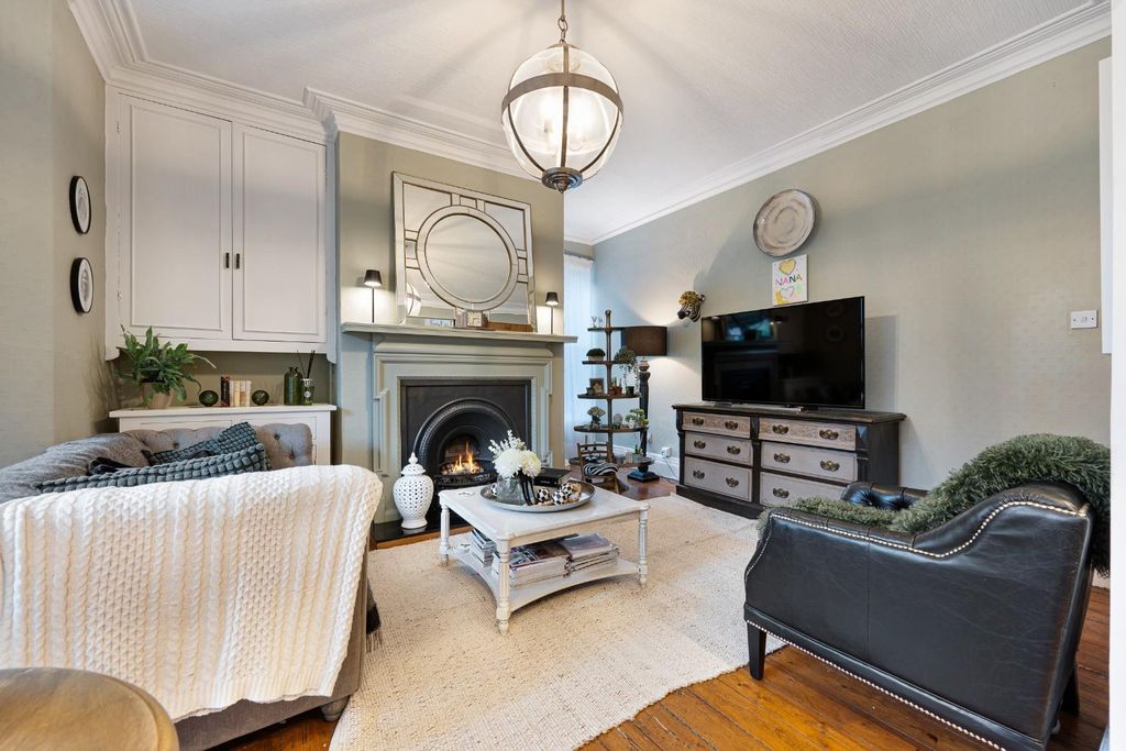 Property photo 2 of 35 32 Cyprus Street Hdr-23.Jpg